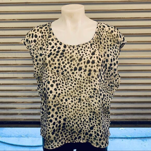 🛍️Jennifer Lopez animal print top with cut out - Picture 3 of 8
